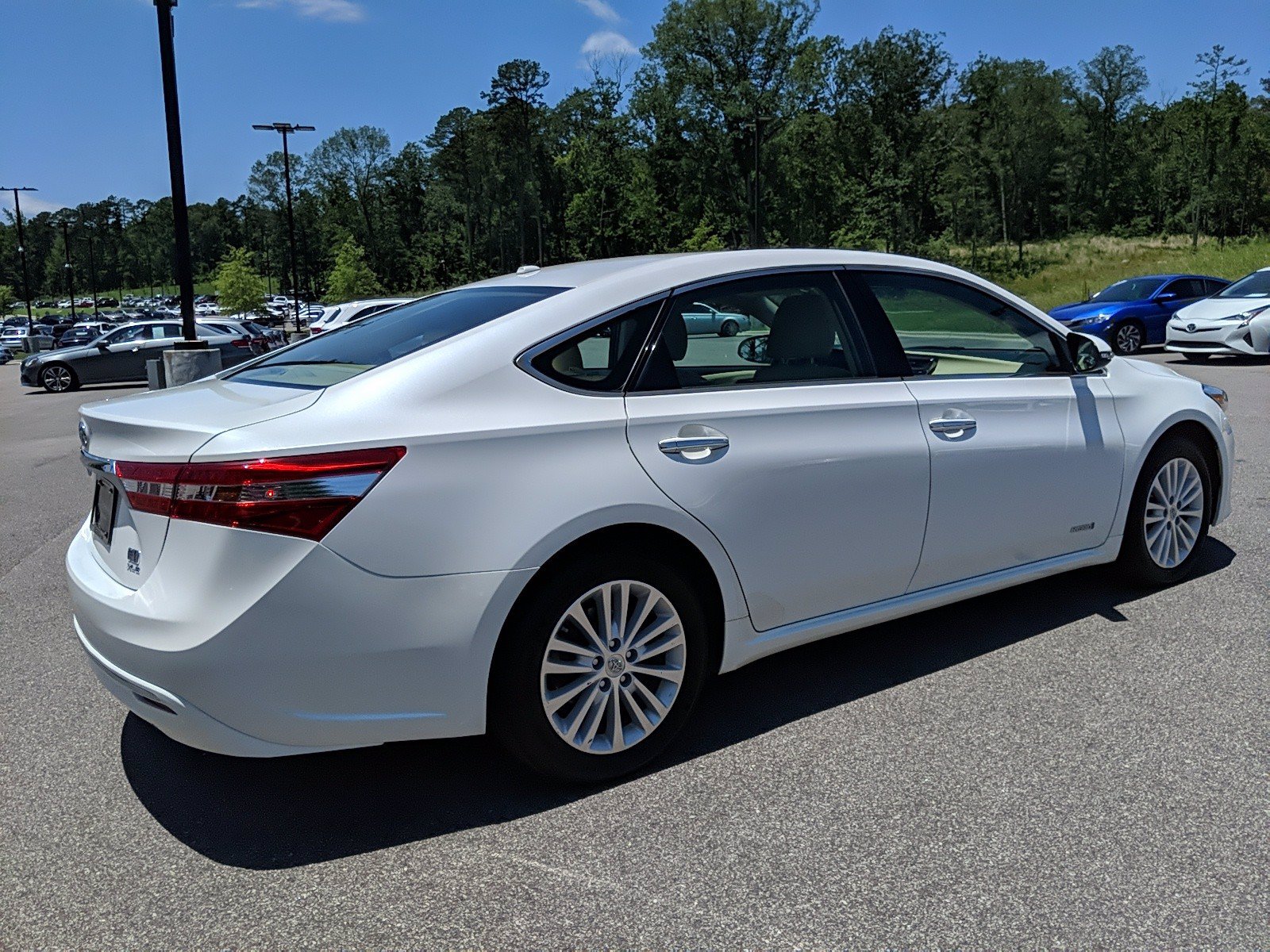 Toyota avalon hybrid